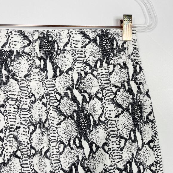 Frame Size 26 Le Mini Python Denim Skirt White Black Snakeprint Womens Cotton - Picture 6 of 13